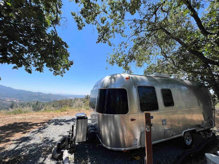 Modern Airstream With Amazing View - 10 To 15 Minutes From Kings Canyon National Park Dunlap Exteriör bild