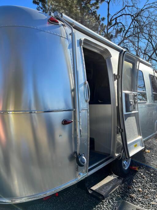 Modern Airstream With Amazing View - 10 To 15 Minutes From Kings Canyon National Park Dunlap Exteriör bild