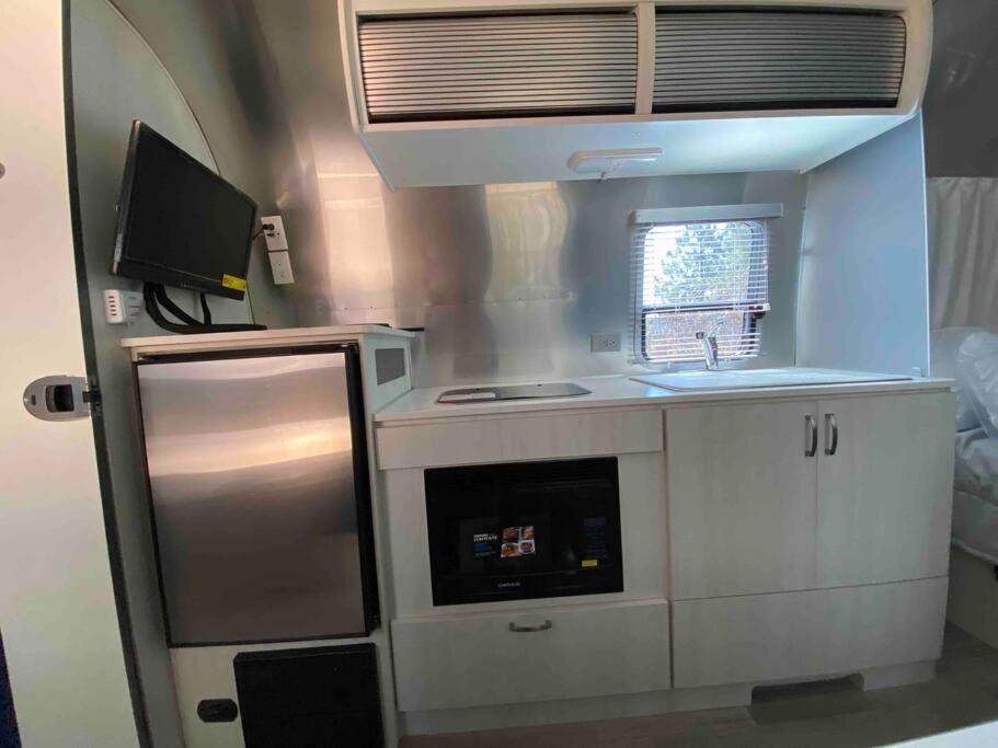 Modern Airstream With Amazing View - 10 To 15 Minutes From Kings Canyon National Park Dunlap Exteriör bild