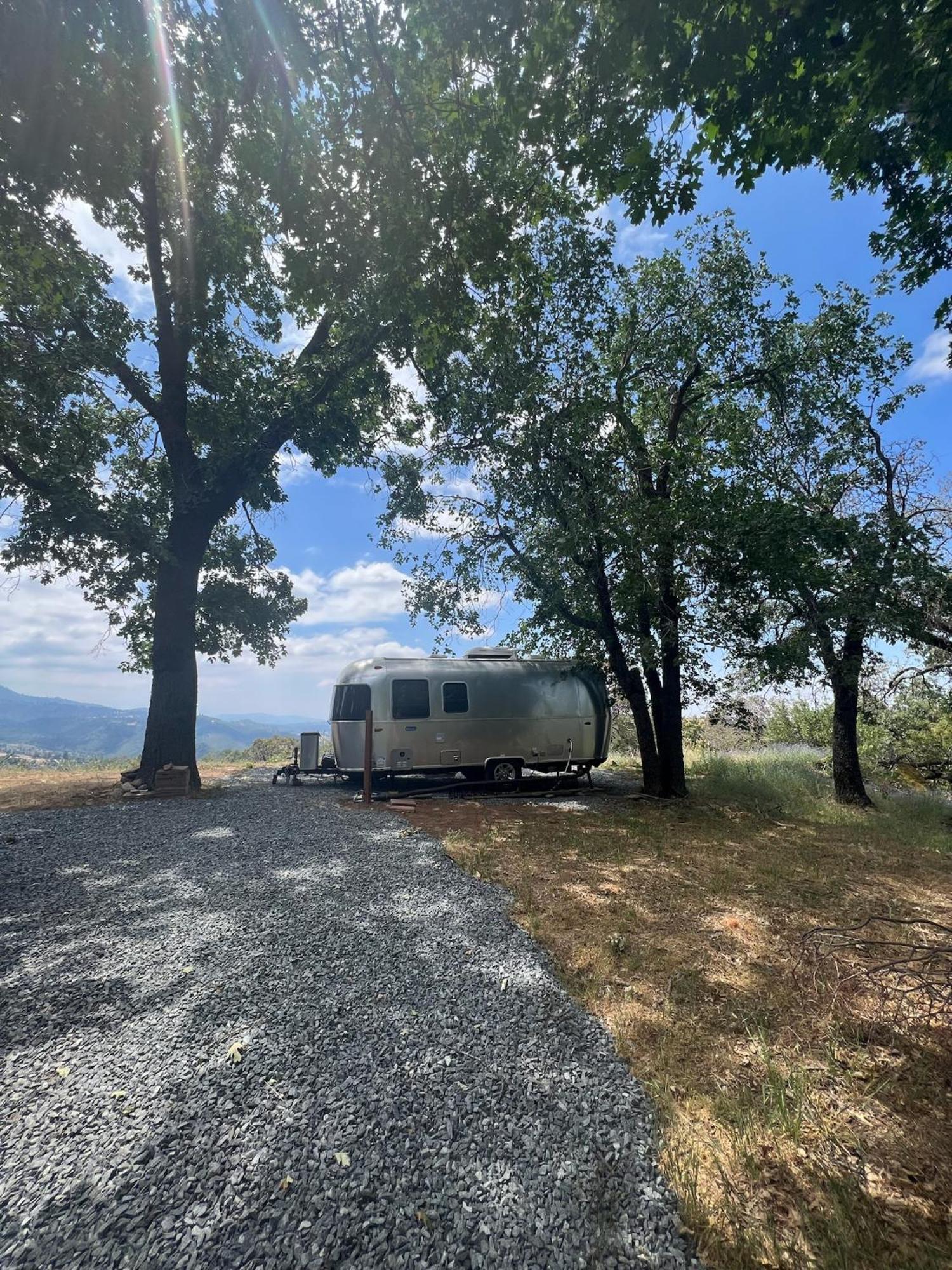 Modern Airstream With Amazing View - 10 To 15 Minutes From Kings Canyon National Park Dunlap Exteriör bild